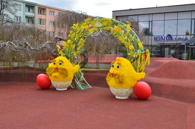Co by to bylo za Velikonoce na Jihu bez zajíčků, vajíček a kuřátek v ulicích obvodu…?