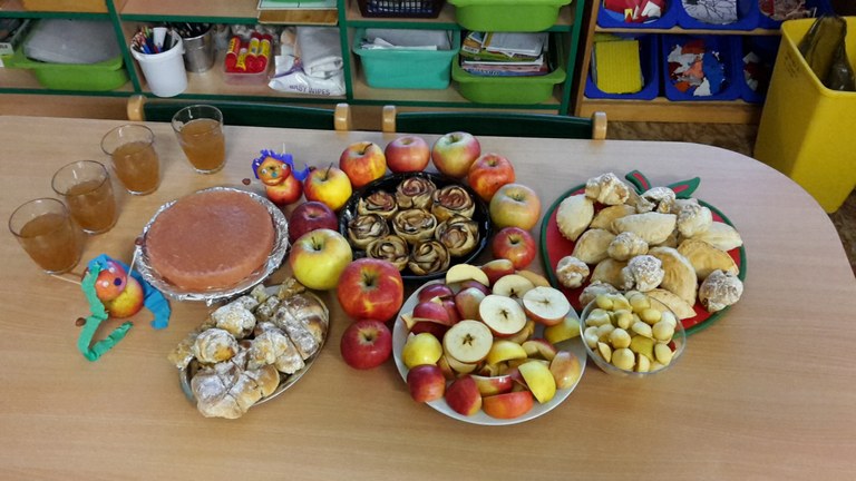 Den jablek ve školní jídelně