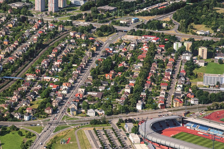 Dopravní omezení, spojená s běžeckým závodem ulicemi města