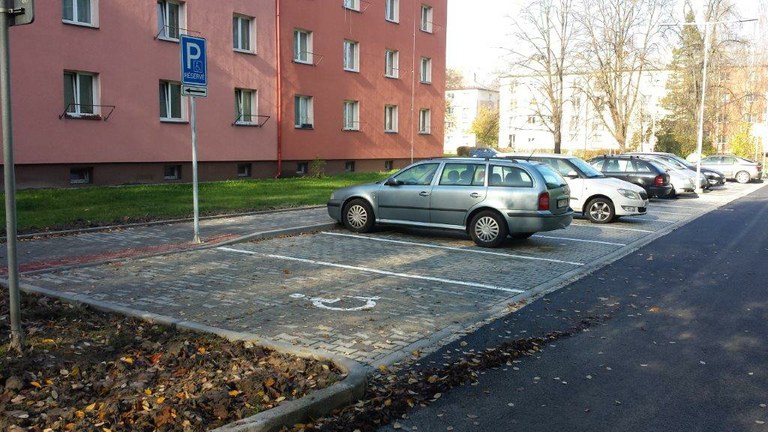 Dostavěno je další parkoviště v Zábřehu