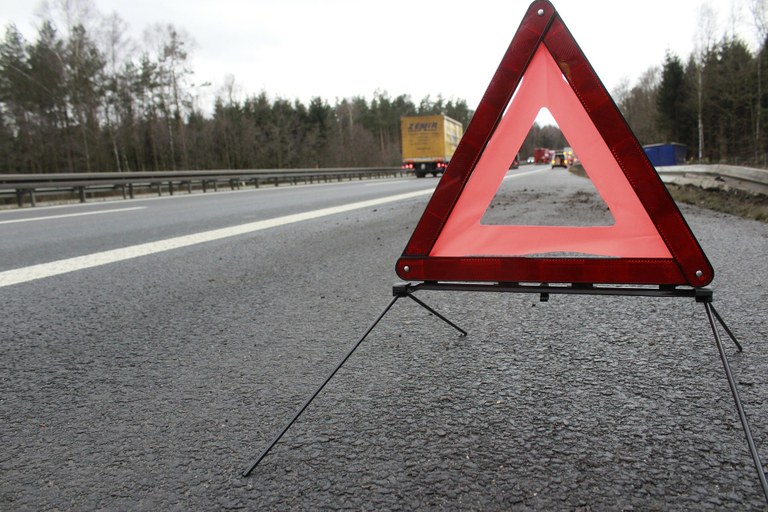 Jak se správně chovat při dopravní nehodě, praktické rady Policie ČR