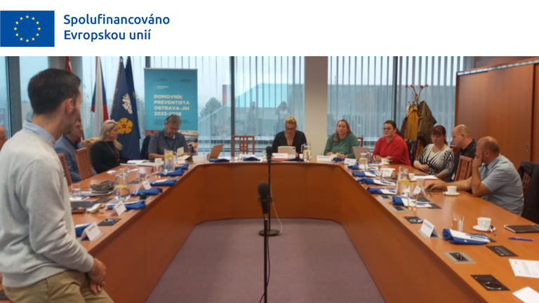 Kulatý stůl v Ostravě-Jih: Domovníci-preventisté se osvědčují při vytváření bezpečných sousedství