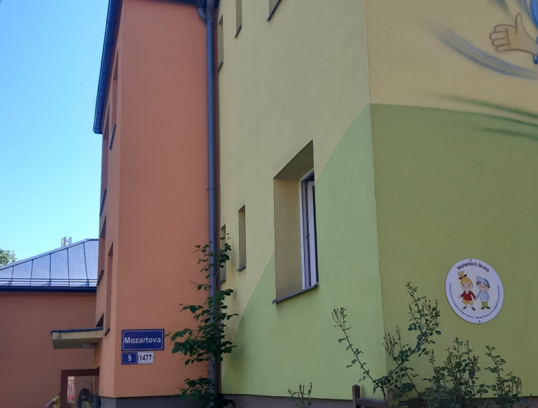 V obvodu byla z důvodu opatření proti šíření onemocnění covid-19 uzavřena mateřská škola