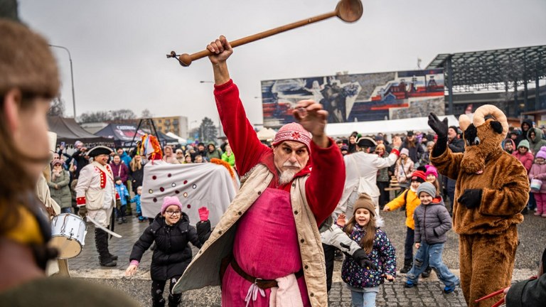 Náměstí Jihu ovládly masopustní maškary
