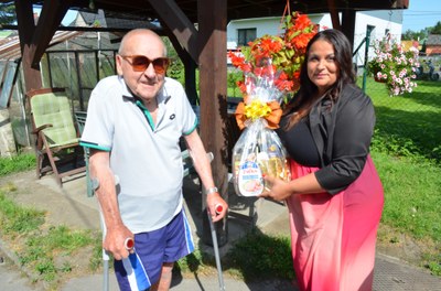 Stoletý pan František čte denně noviny i luští křížovky