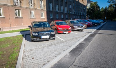 V Čujkovově ulici v Zábřehu přibylo nové parkoviště