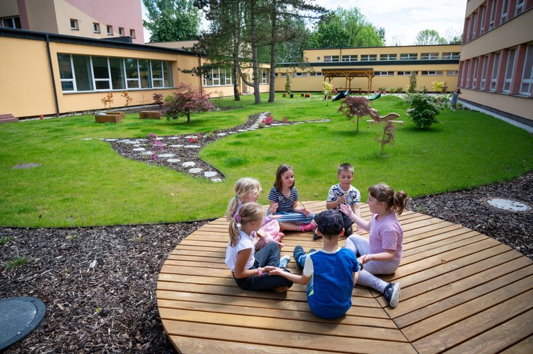 V dubnu se otevřelo sedm školních hřišť i pro veřejnost