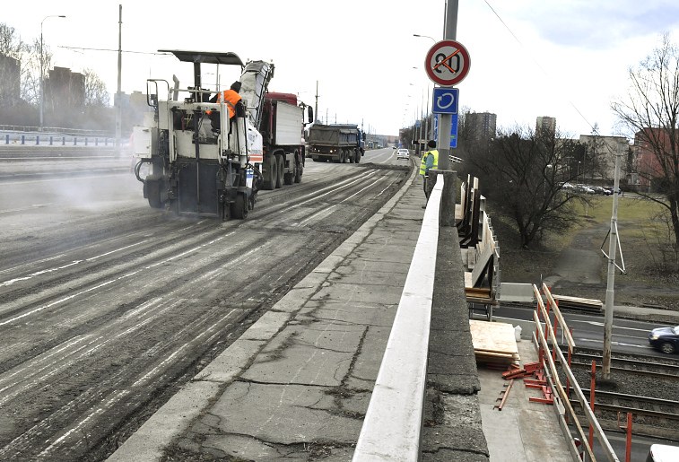 Velká oprava mostu na Plzeňské ulici potrvá do 31. července