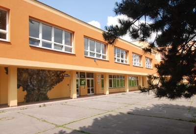 VYHLÁŠENÍ KONKURZNÍHO ŘÍZENÍ NA POZICI ŘEDITELE ZŠ A MŠ ŠEŘÍKOVÁ 33