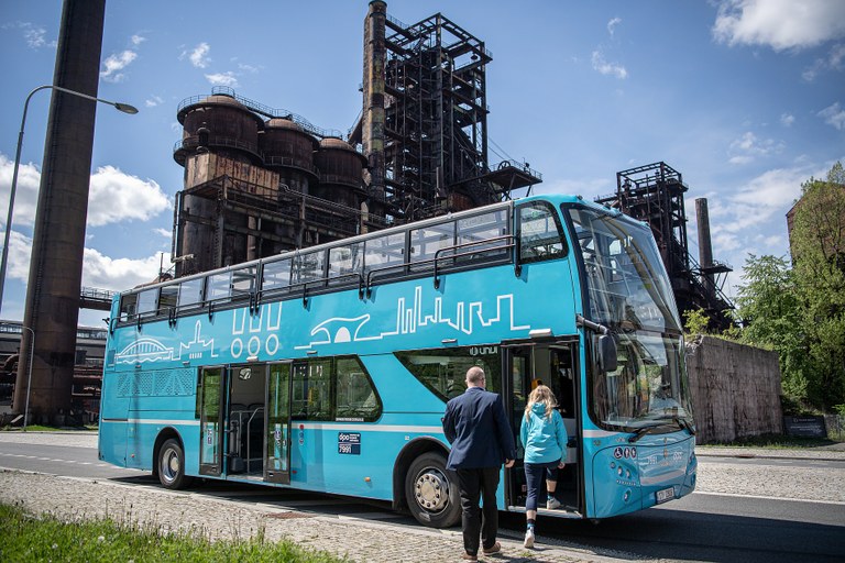 Mezi Dolními Vítkovicemi a Zoo Ostrava začnou jezdit doubledeckery
