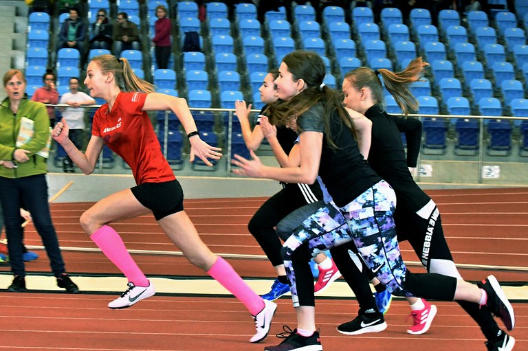 Atletické závody žáků z Jihu navštívila i Taťána Netoličková