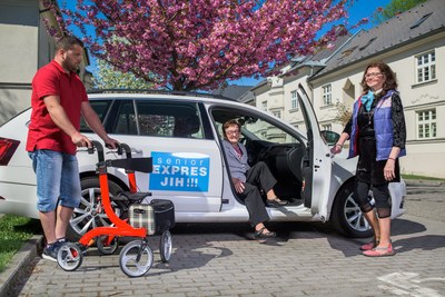 Čtyři vozy Senior EXPRES JIH!!! opět v provozu