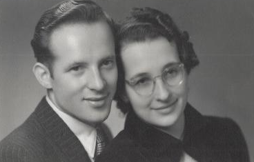 Dodrželi slib, který si dali před 75 lety. Svatba korunovačních klenotů se v Ostravě slaví poprvé