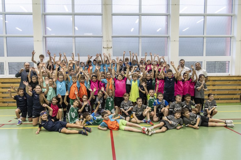 Hráče školní ligy Jižní míček v zápolení podpořil i prezident Českého svazu házené