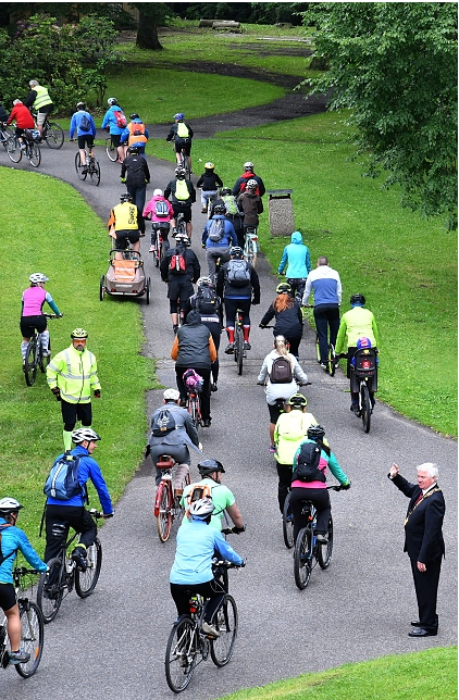 Léto na kole startuje již podruhé. Z Jihu zamíří do Hrabové na vystoupení Petra Bendeho