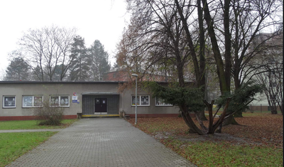 Namísto zchátralé školky relaxační zóna