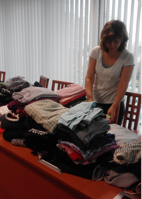 Organizaci MOMENT darovali zaměstnanci radnice Ostravy-Jihu oblečení, boty i knihy
