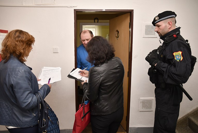 Radnice Jihu ukončuje nájem problémovým uživatelům obecních bytů