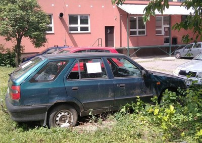 Radnice Jihu v obvodu každoročně odstraní desítky odstavených vozidel a vraků