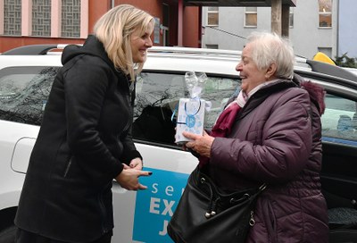 Tradiční předvánoční nadílka ve vozech Senior expres Ostrava-Jih