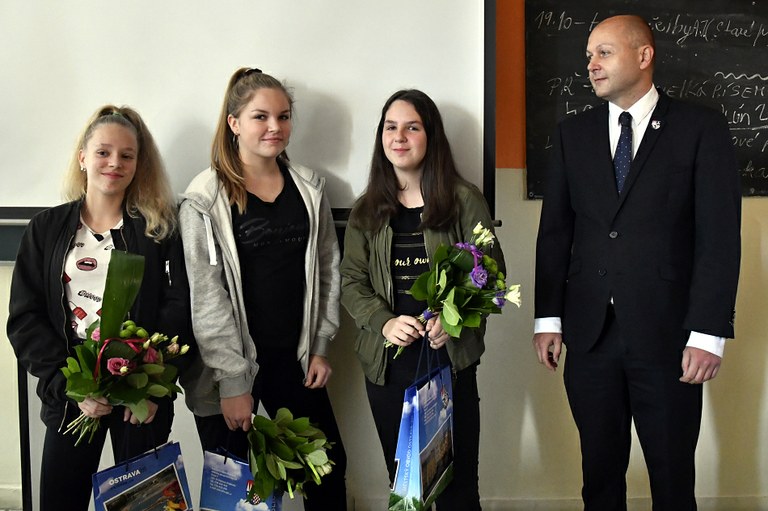 Žákyně základní školy z Ostravy-Zábřehu zachraňovaly lidský život